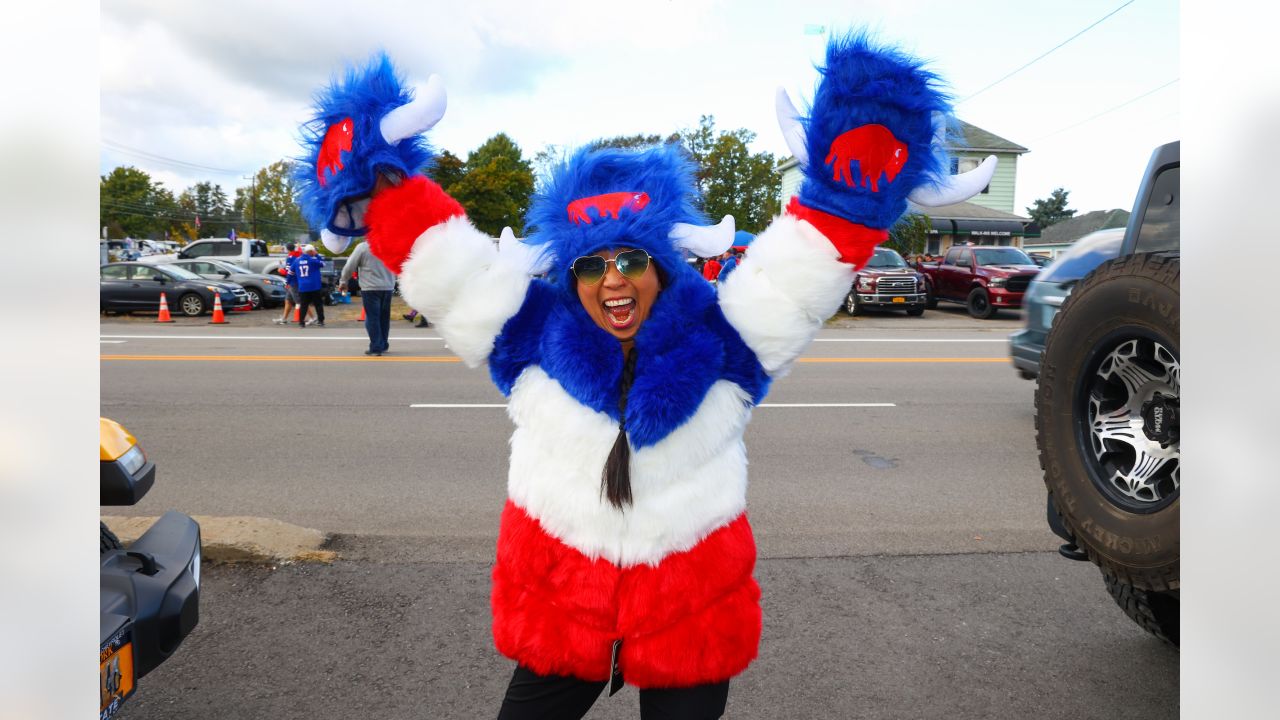 The First ever Buffalo Bills Suit, Get your NFL suits and other outrageous  clothing at Shinesty.com