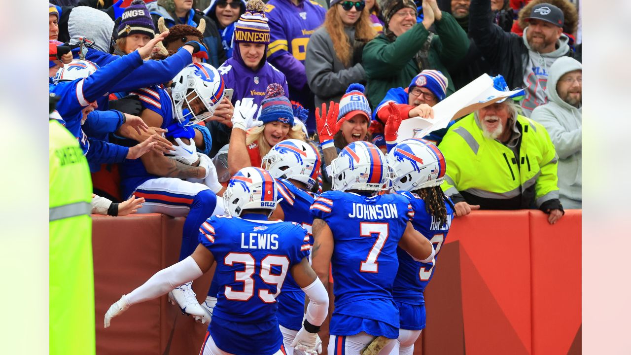 15) An emotional Bills team has taken the field. The NFL's early games are  underway