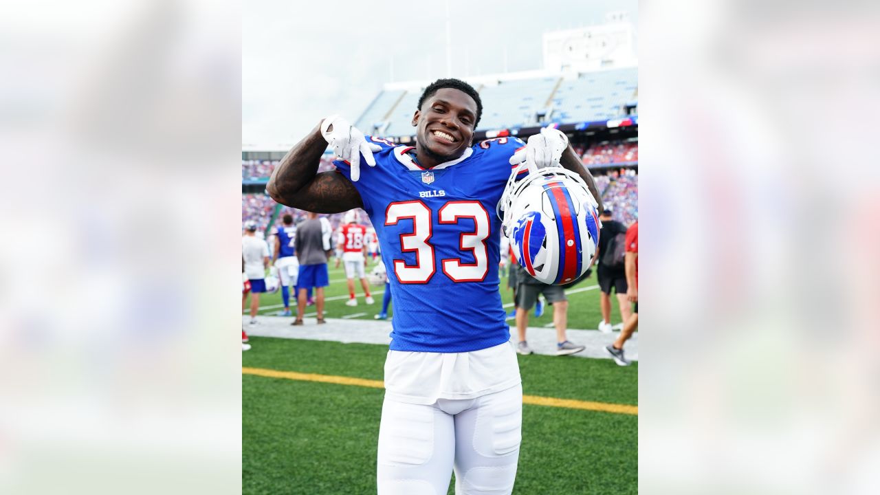 Buffalo Bills agree to a two-year extension with FB Reggie Gilliam