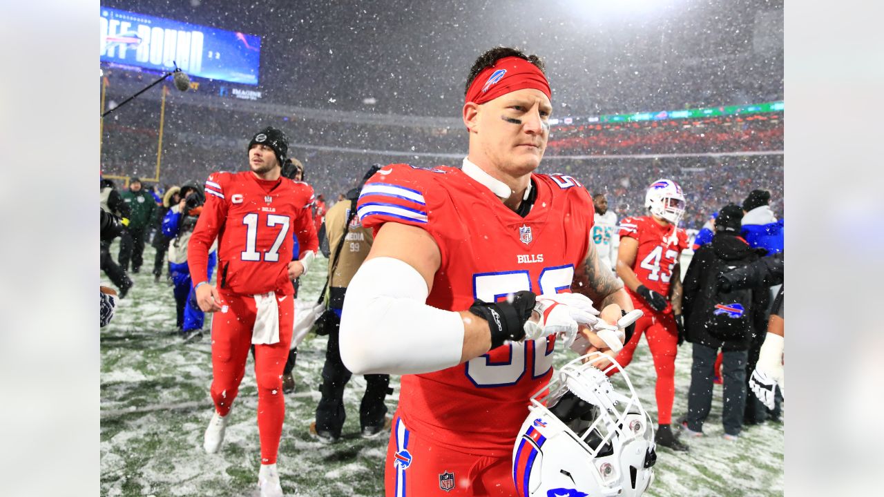 In snowy finish, Bills rally to beat Dolphins 32-29 on Tyler Bass' game-winning  FG