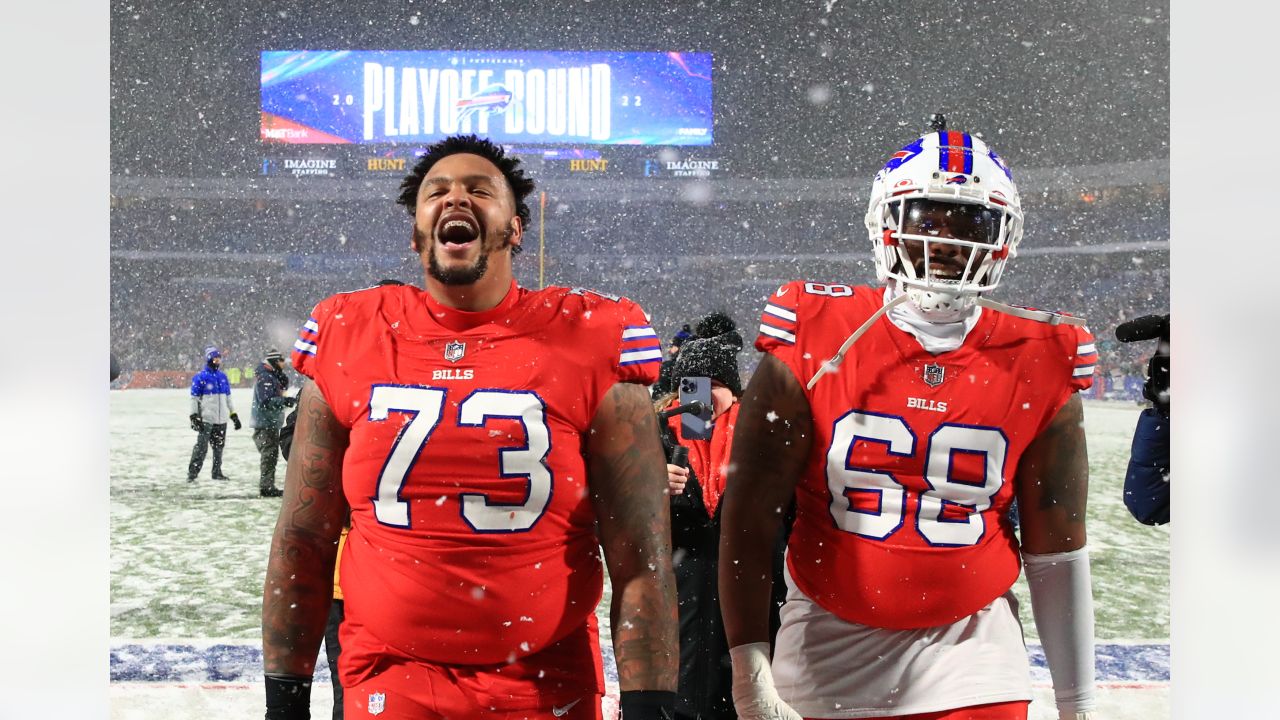 In snowy finish, Bills rally to beat Dolphins 32-29 on Tyler Bass'  game-winning FG