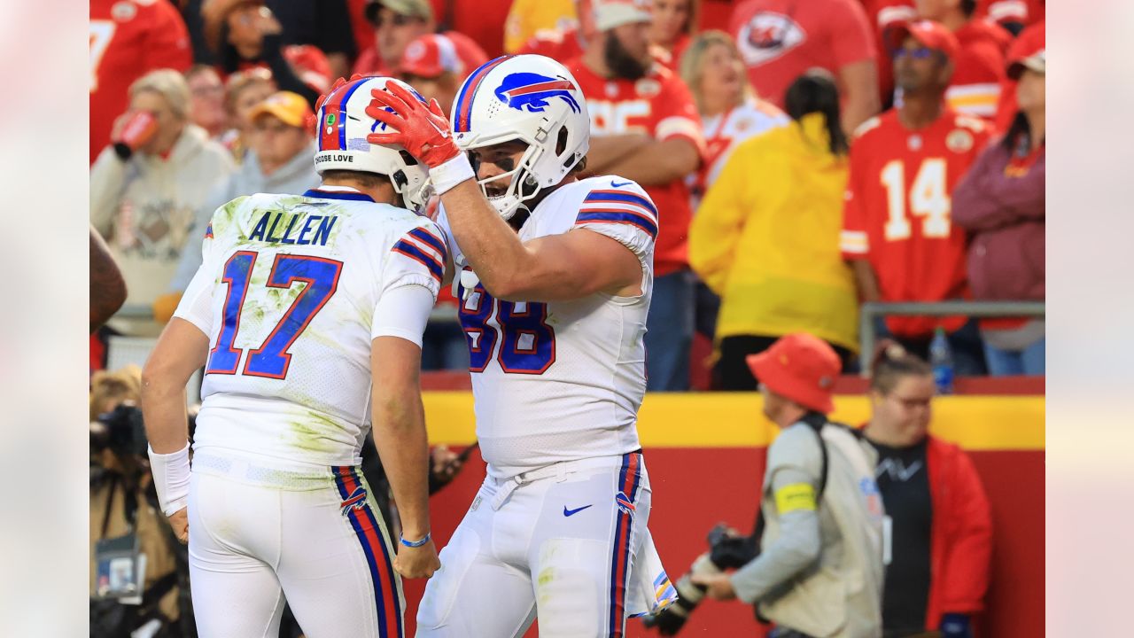 Josh Allen leads game-winning drive, Bills defense seals epic 24-20 win  over Chiefs with INT