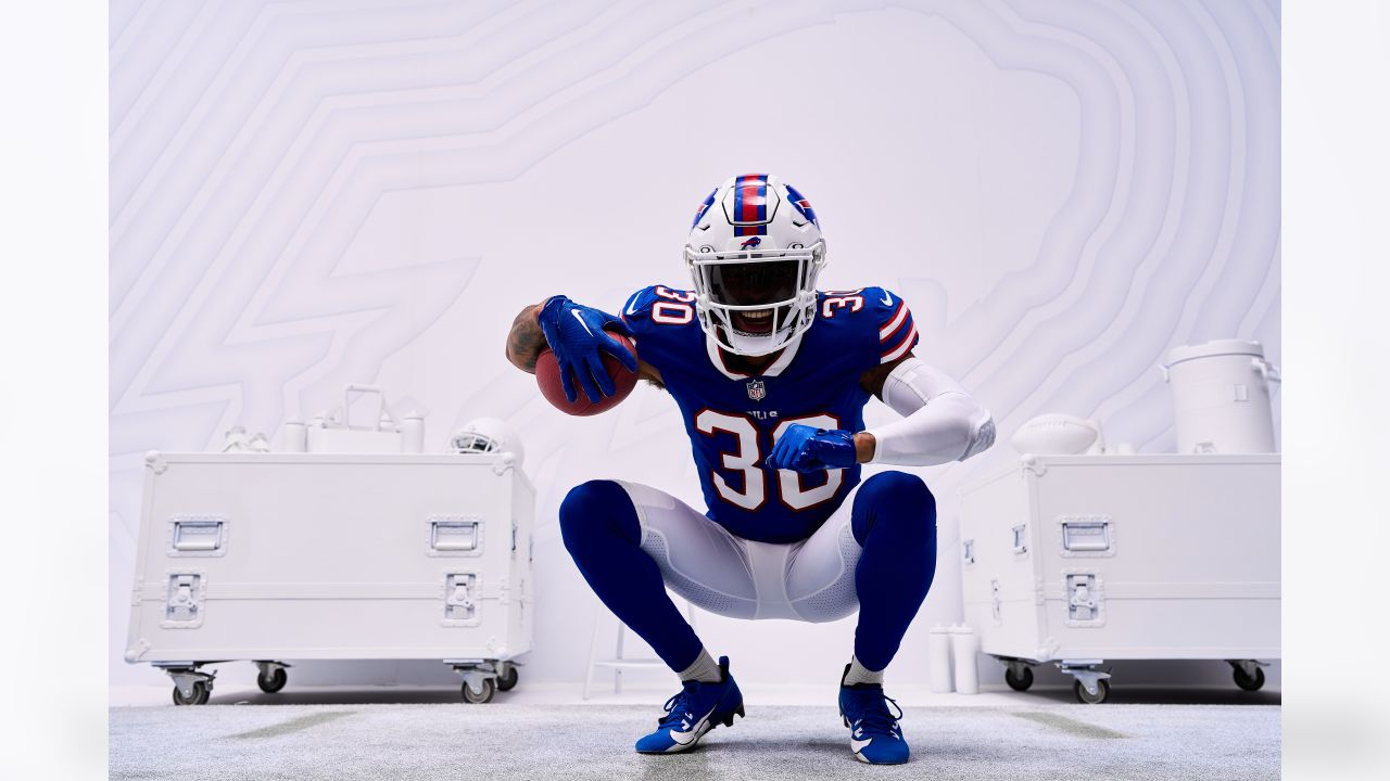 Buffalo Bills wide receiver Khalil Shakir catches a pass during practice at  the NFL football team's training camp in Pittsford, N.Y., Sunday, July 30,  2023. (AP Photo/Adrian Kraus Stock Photo - Alamy