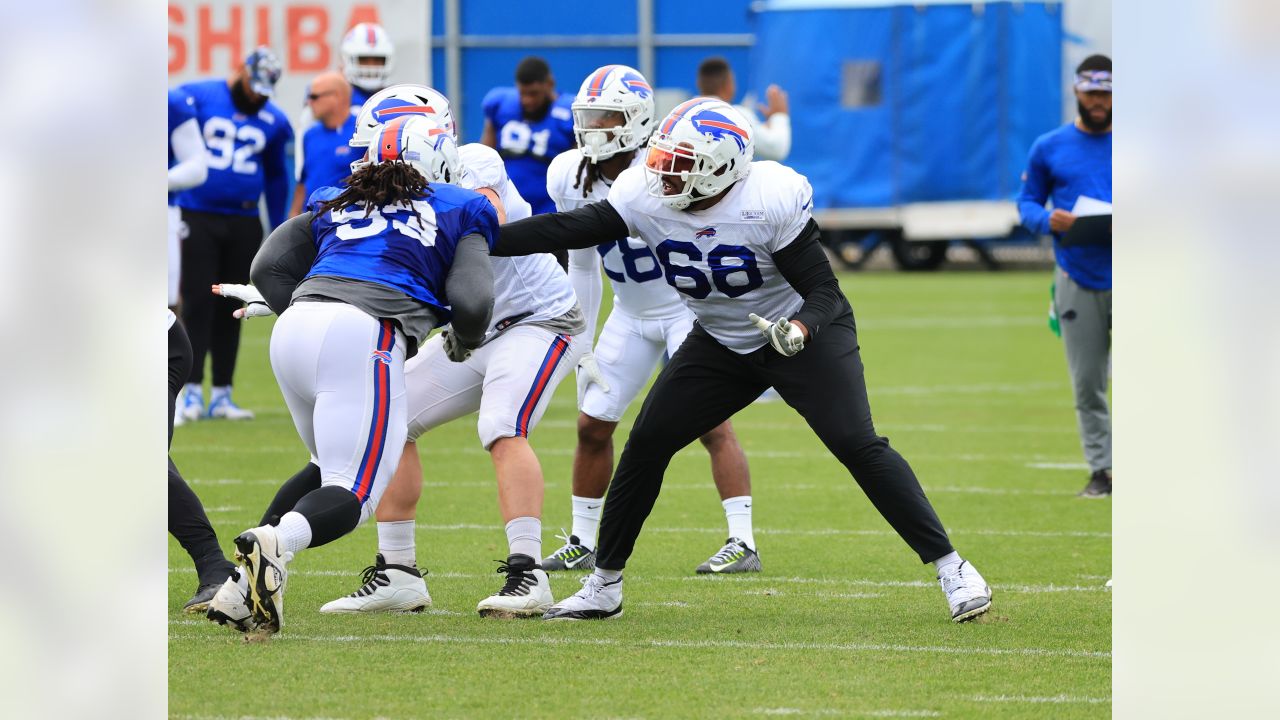 Buffalo Bills offensive tackle Bobby Hart (68) lines up on offense