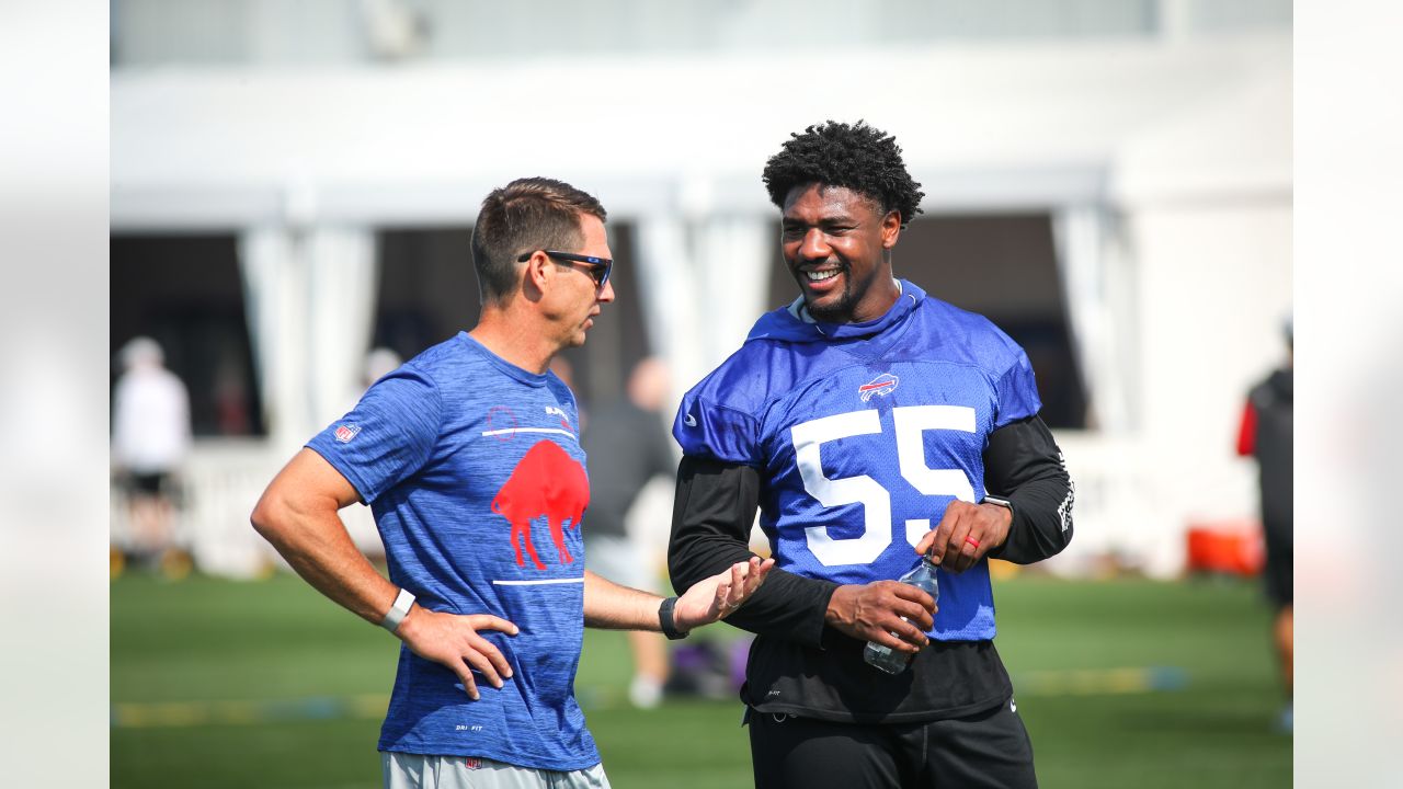 LOOK: Bills DE Jerry Hughes' helmet gets stuck to teammate Tremaine  Edmunds' jersey