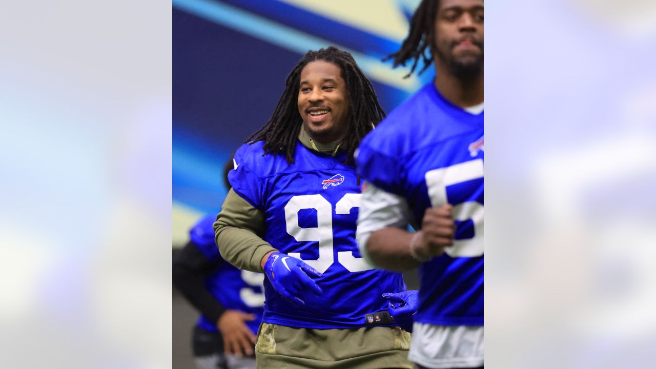 With airport closed, Bills spend Christmas Eve in Chicago after win