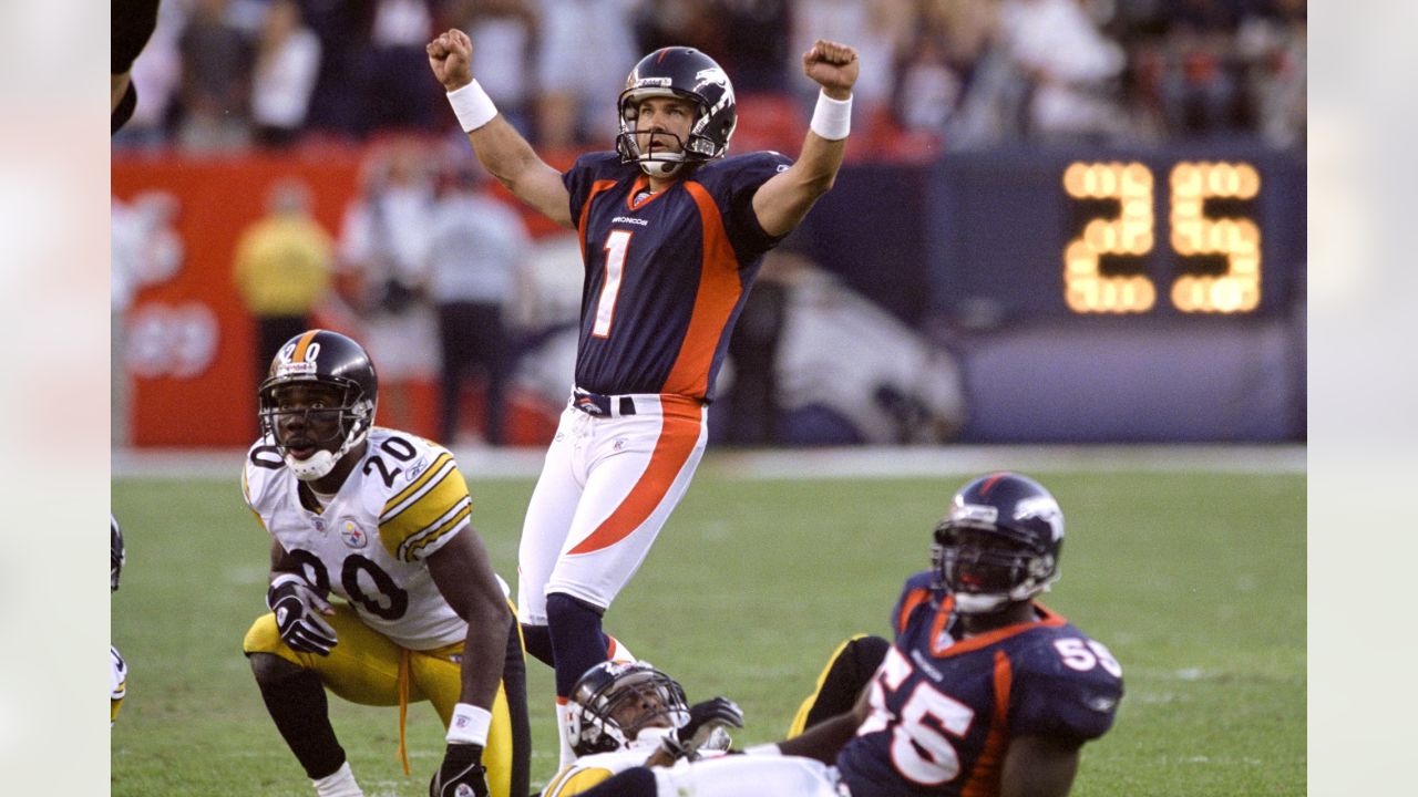 Jason Elam celebrates his second-quarter field goal – Denver