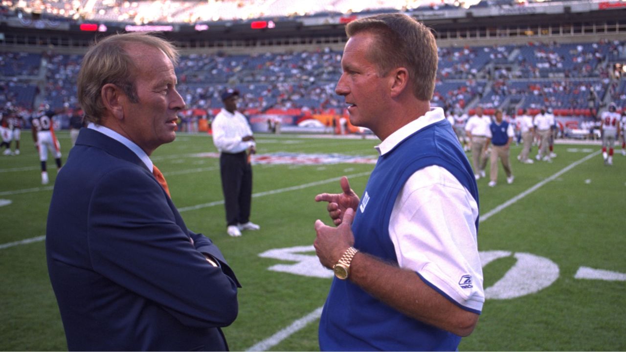 Denver Broncos fans paid respects to Pat Bowlen at Ring of Fame Plaza -  Mile High Report