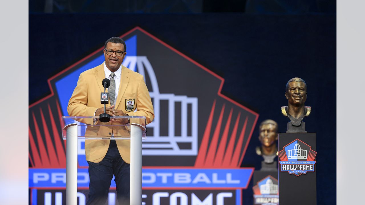 The NFL hall of fame ceremony is extra special to me this year and this  picture is why. This is Steve Atwater, me, my dad, and Steve…