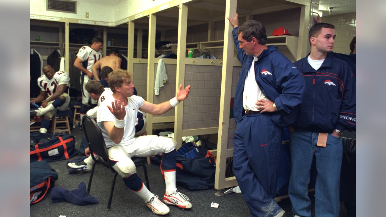 Inside Mike Shanahan's sideline conversations with John Elway