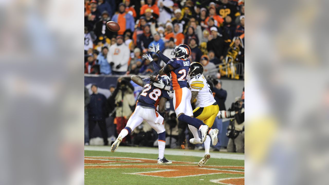 Jan. 8, 2012 - Denver, CO, USA - Pittsburgh Steelers WR MIKE WALLACE  catches a pass during the 1st. half at Sports Authority Field at Mile High  Sunday afternoon. The Broncos beat