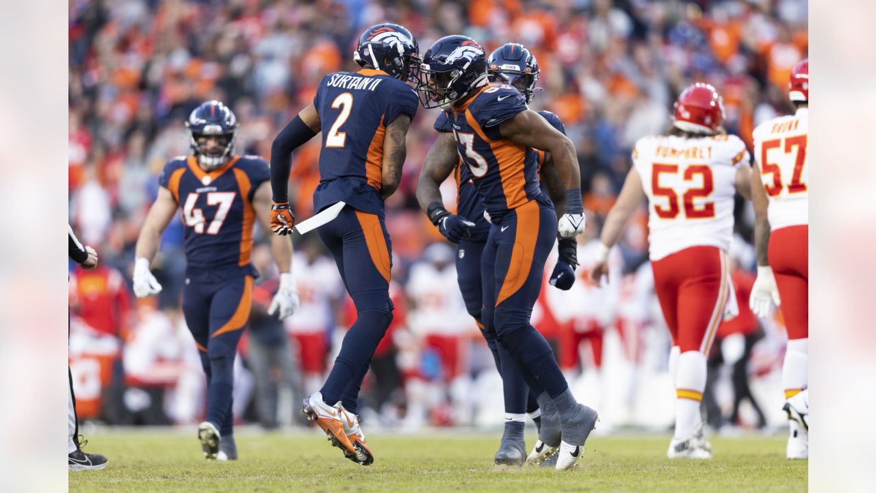 Denver, USA. October 23, 2022: Denver Broncos cornerback Pat Surtain II (2)  drops back in coverage during the second half of the football game between  the Denver Broncos and New York Jets.