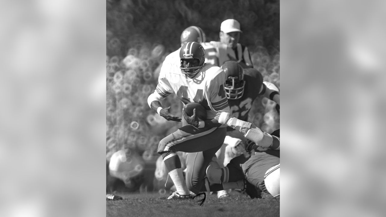 Broncos great Floyd Little reveled in the toughness of old-school football