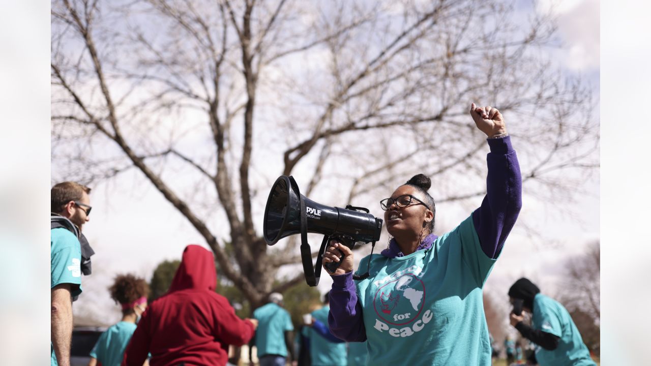 Two young, talented world-changers': Justin Simmons presents Broncos Boys &  Girls Club members Nashara and Naja'Ray with nomination for NFL's Inspire  Change Changemaker Award