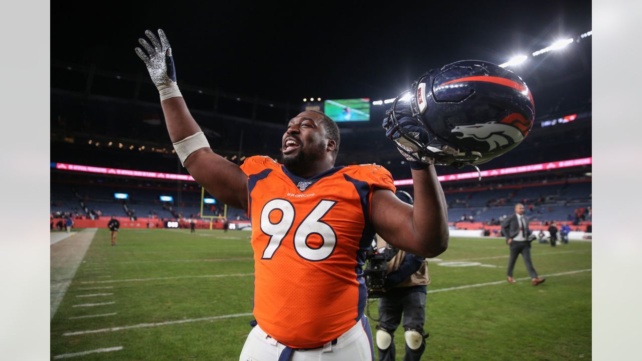 Shelby Harris agrees to 3-year deal to stay with Denver Broncos – The  Durango Herald