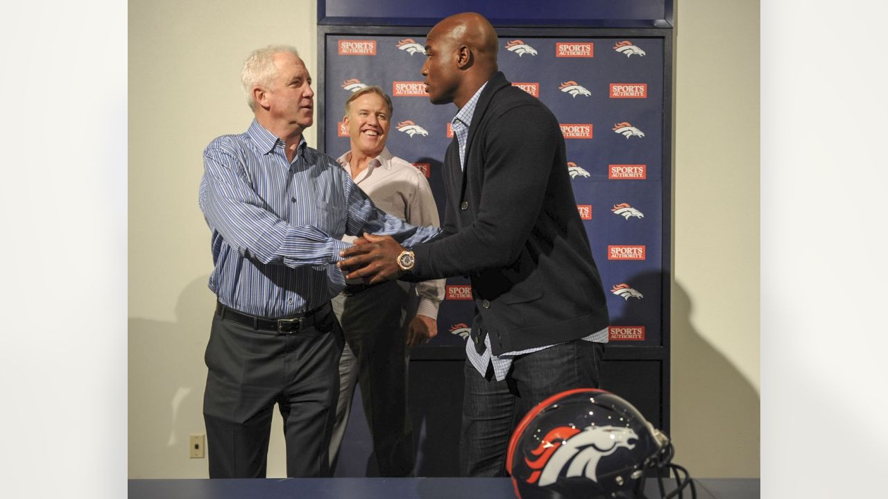 Peyton Manning: Denver Broncos need to reestablish their identity in 2014