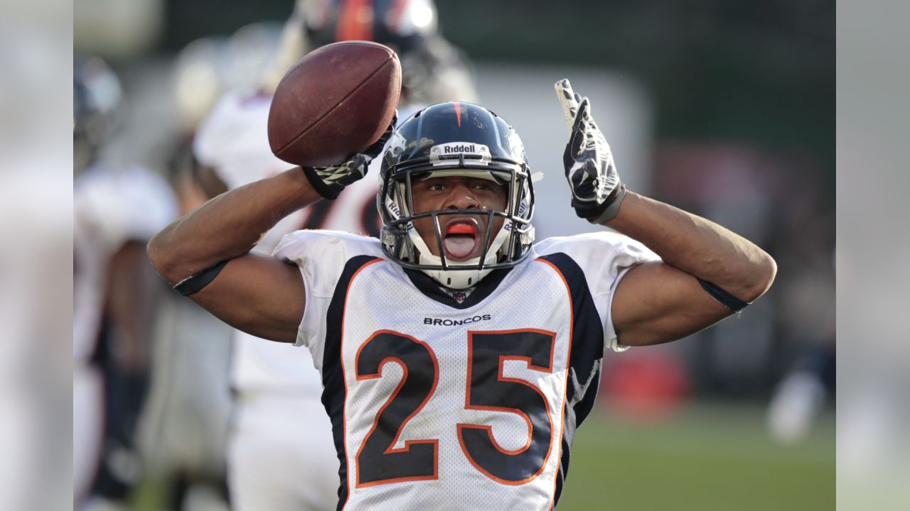 Chris Harris: Denver Broncos re-sign Pro Bowl cornerback