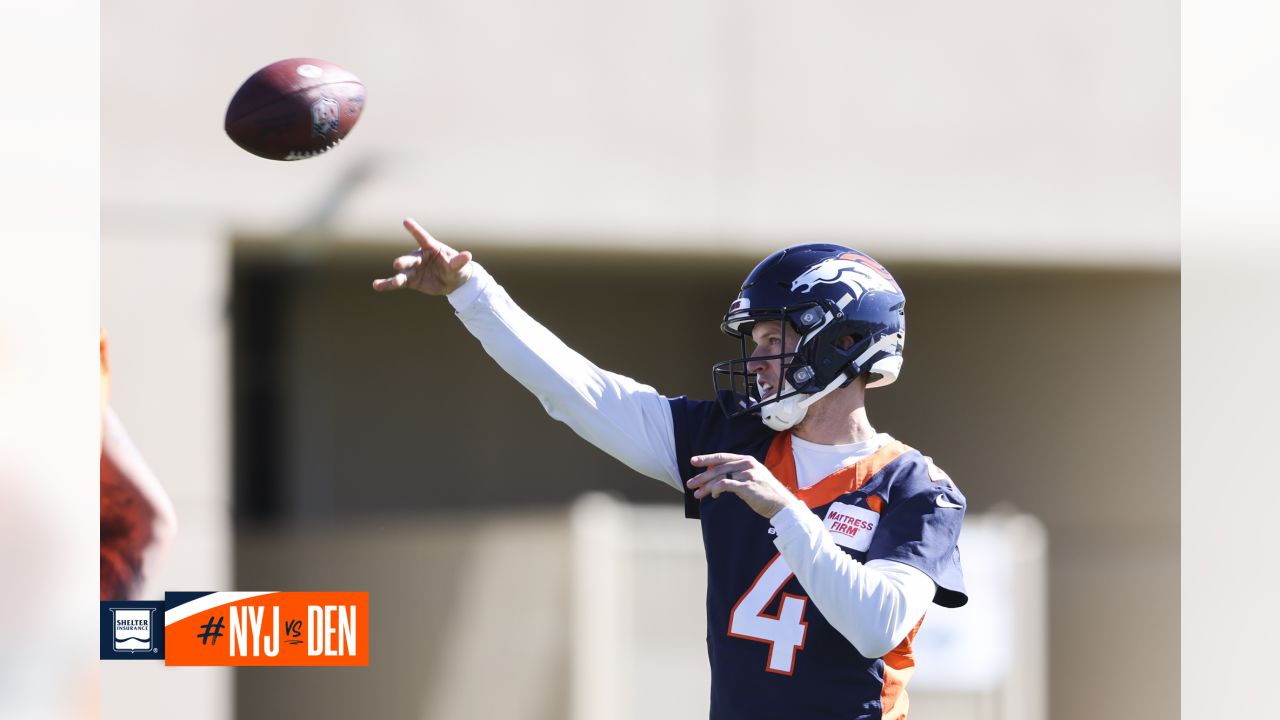 Denver Broncos linebacker Alex Singleton (49) against the New York Jets of  an NFL football game Sunday, Oct 23, 2022, in Denver. (AP Photo/Bart Young  Stock Photo - Alamy