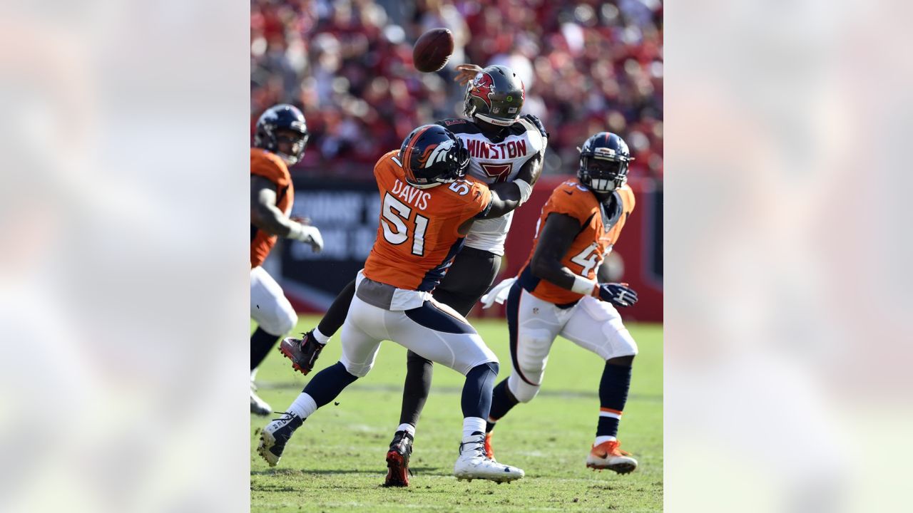 Broncos lose Siemian, beat Bucs 27-7