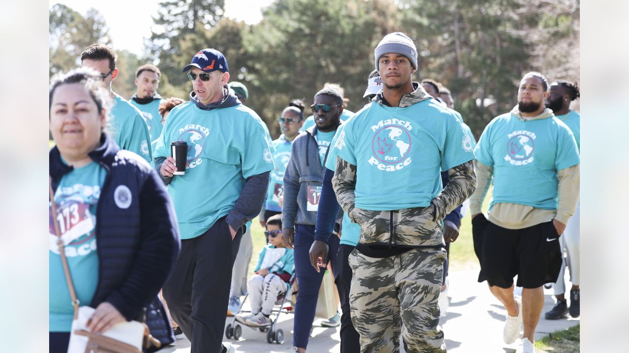 Two young, talented world-changers': Justin Simmons presents Broncos Boys &  Girls Club members Nashara and Naja'Ray with nomination for NFL's Inspire  Change Changemaker Award