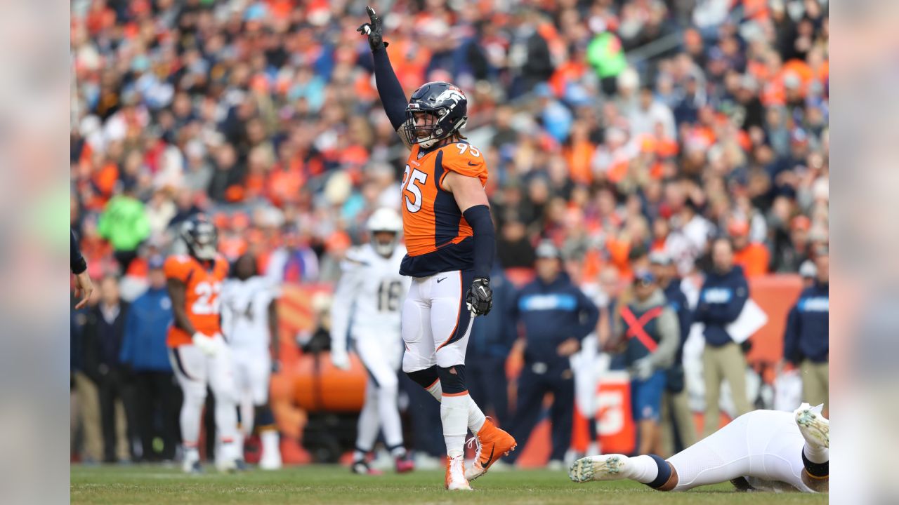 Colorado, USA. 18 August 2018. Denver Broncos defensive end Derek Wolfe  (95) during the first quarter of an NFL preseason matchup between the  Chicago Bears and the Denver Broncos at Broncos Stadium