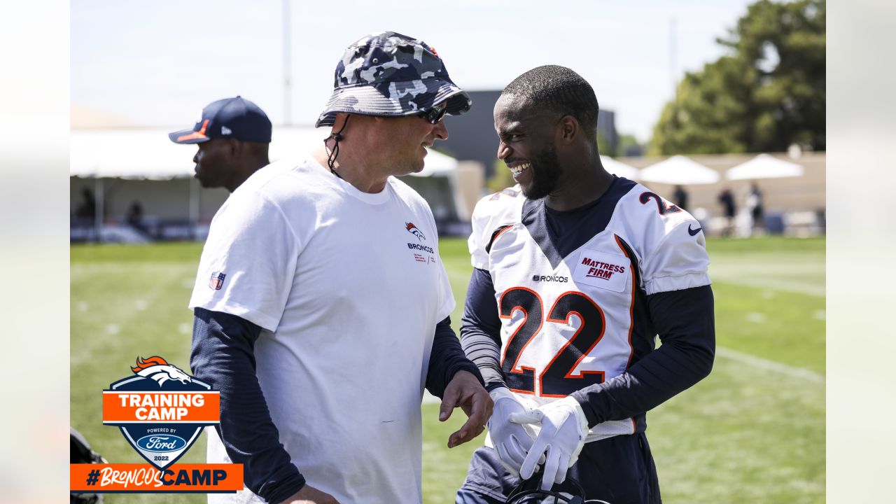 Broncos Camp Notebook: Broncos host record training camp crowd, Hackett  explains practice strategy