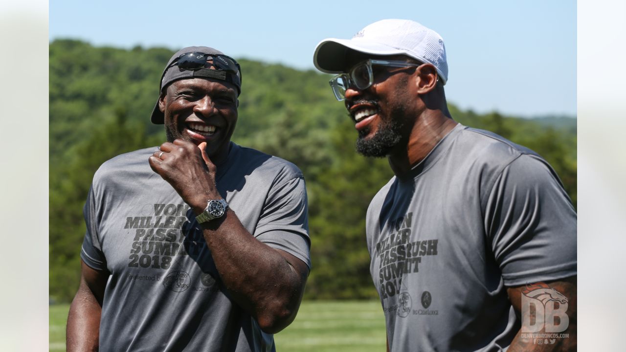 Hall of Famers Bruce Smith, Warren Sapp join Von Miller to help