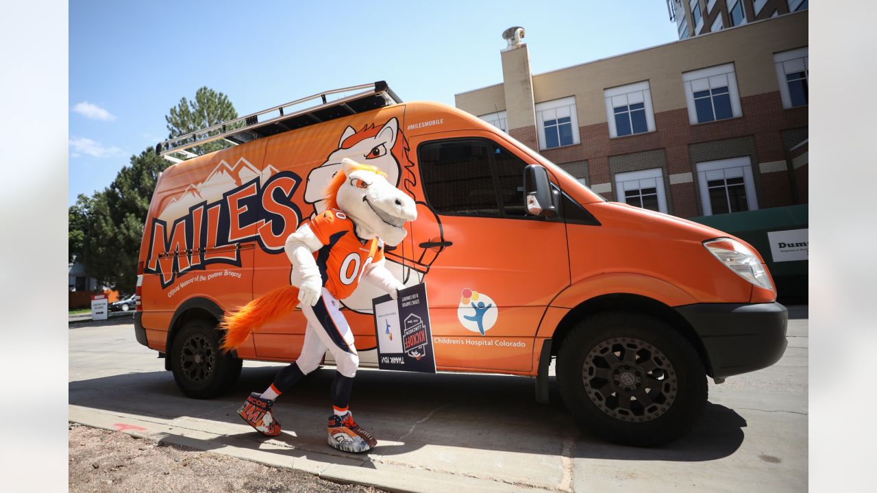 Denver Broncos earn pretigious 2022 Sports Humanitarian Team of the Year -  Mile High Sports