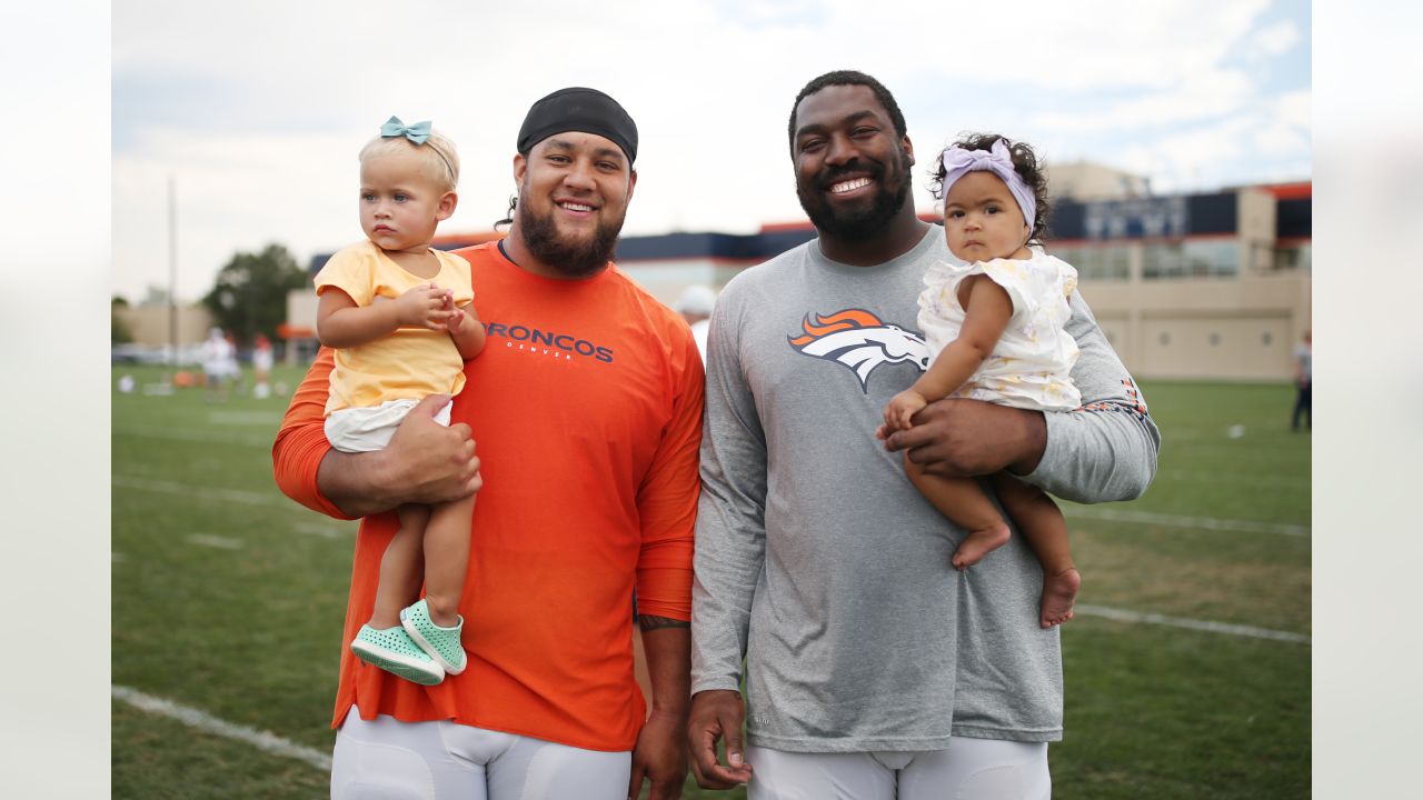 Shelby Harris agrees to 3-year deal to stay with Denver Broncos – The  Durango Herald