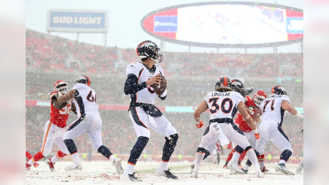 Denver Broncos quarterback Drew Lock takes part in drills at an NFL  football training camp at team headquarters Saturday, July 31, 2021, in  Englewood, Colo. (AP Photo/David Zalubowski Stock Photo - Alamy