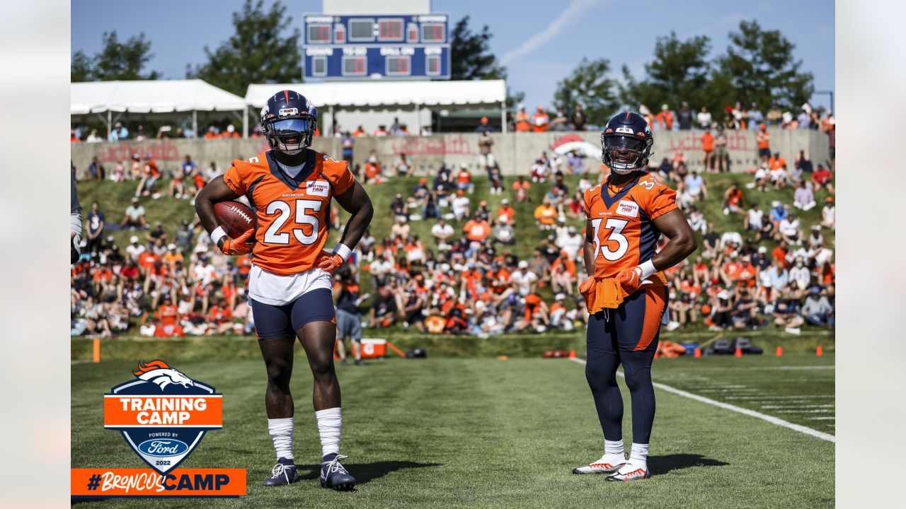 Broncos Camp Notebook: Broncos host record training camp crowd, Hackett  explains practice strategy