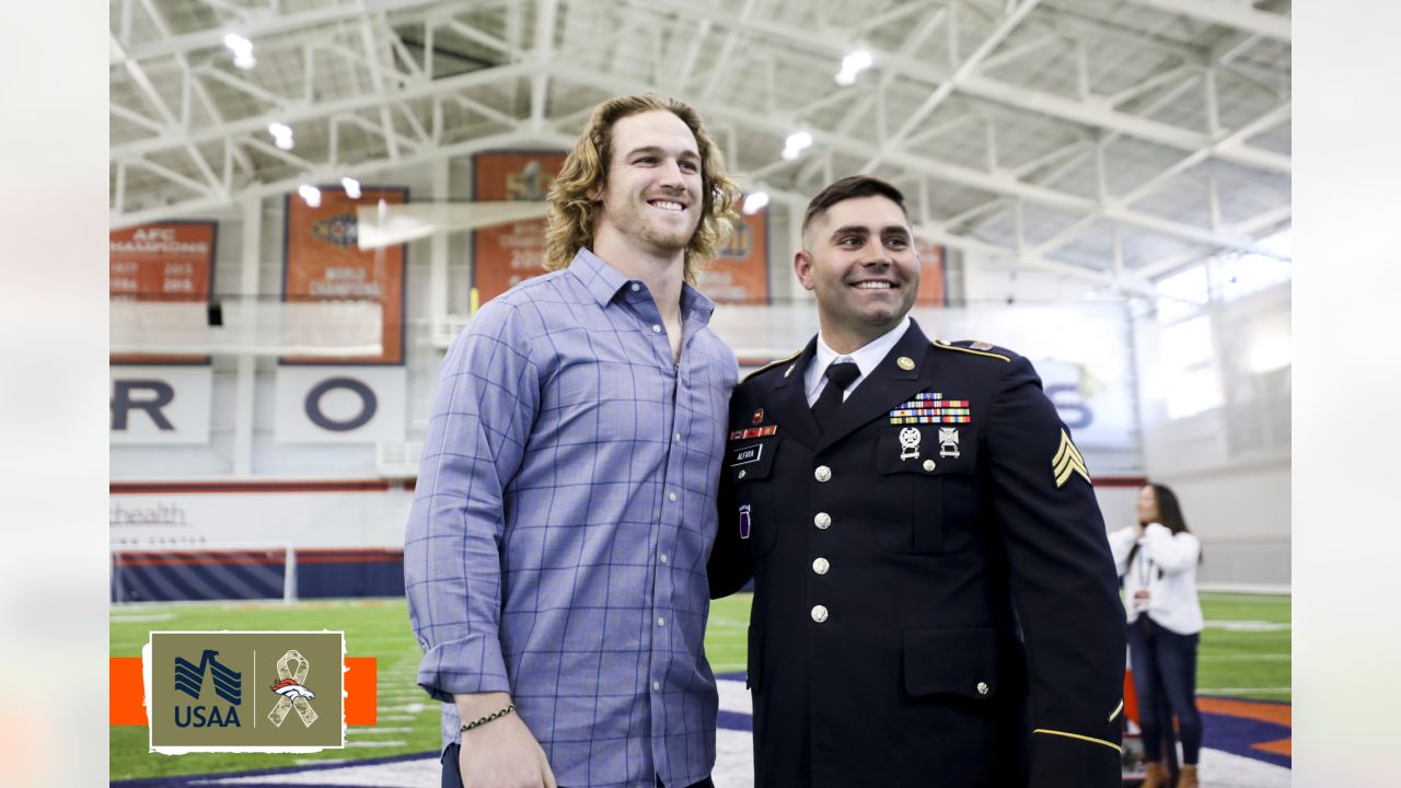 Denver Broncos fullback Andrew Beck wins 2021 USAA Salute to Service Award  at NFL Honors