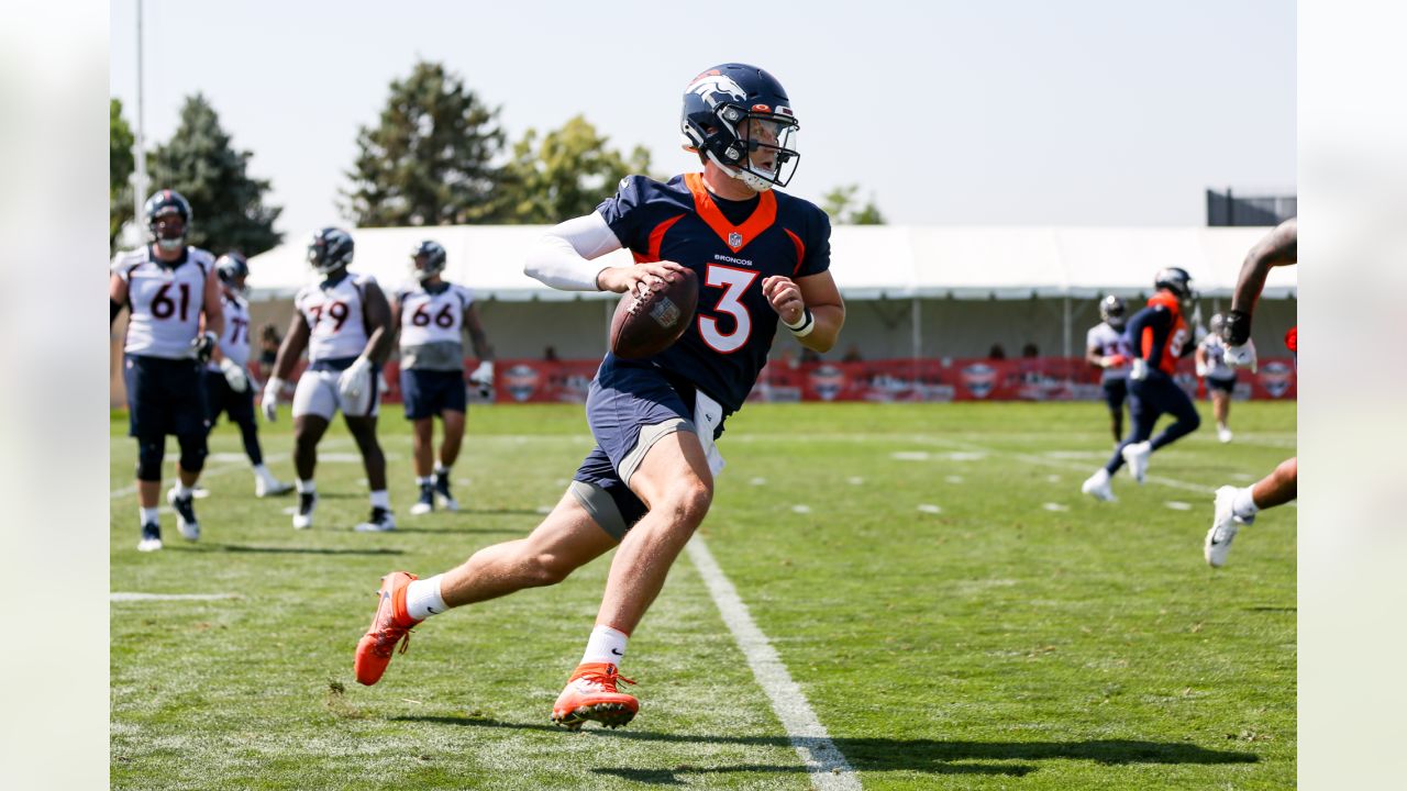 Broncos training camp rewind, Day 4: First weekend practice draws