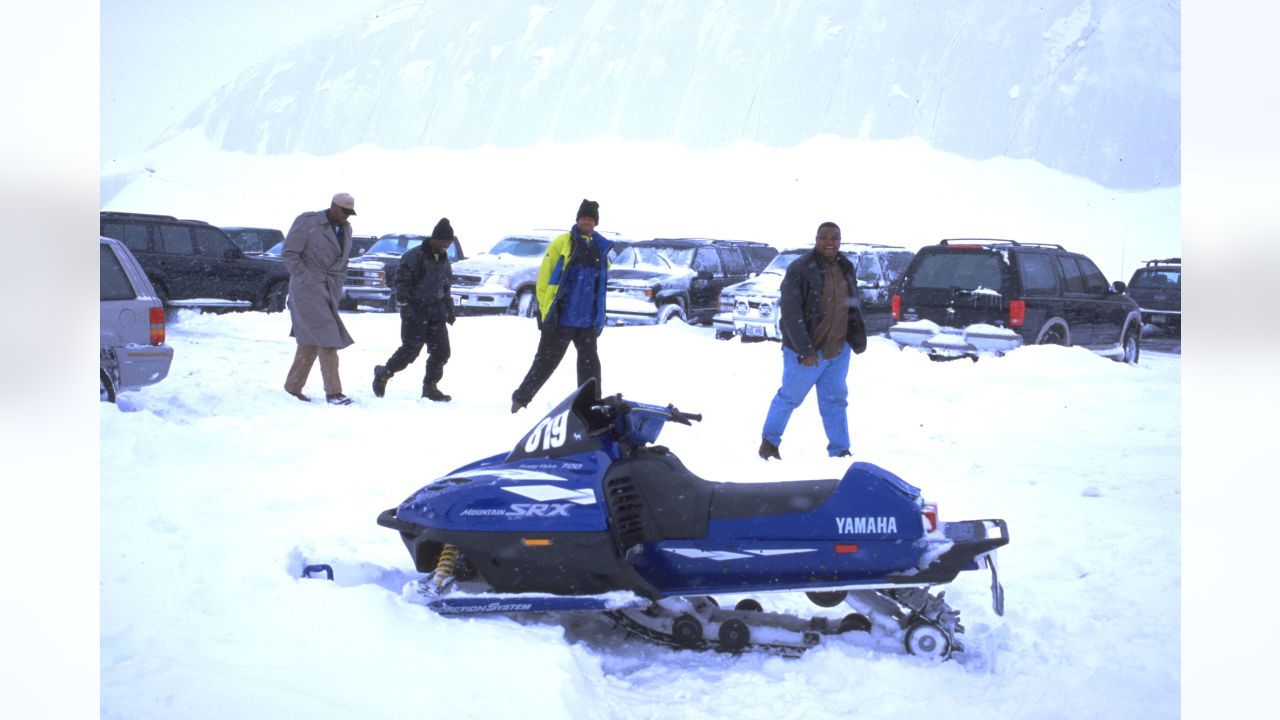 In first Super Bowl practice, Broncos deal with snow