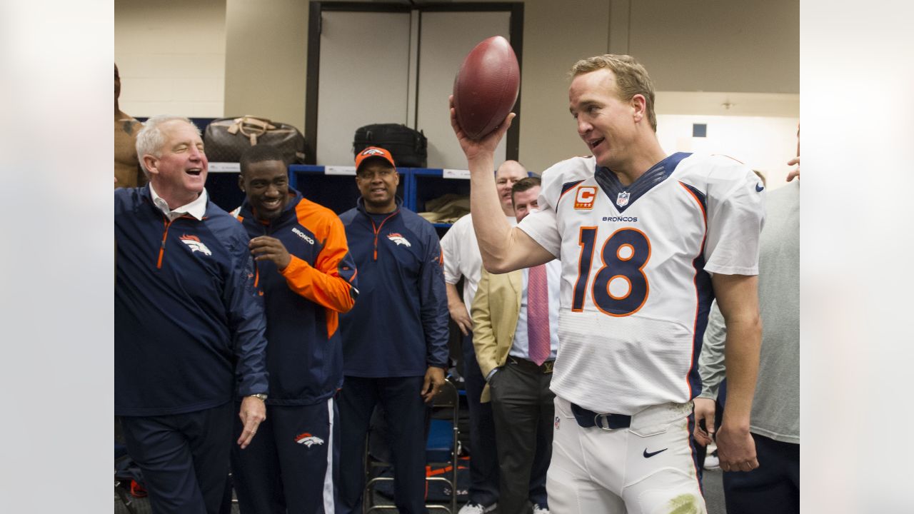 Peyton Manning Sets Career Touchdown Record in Denver Broncos Win