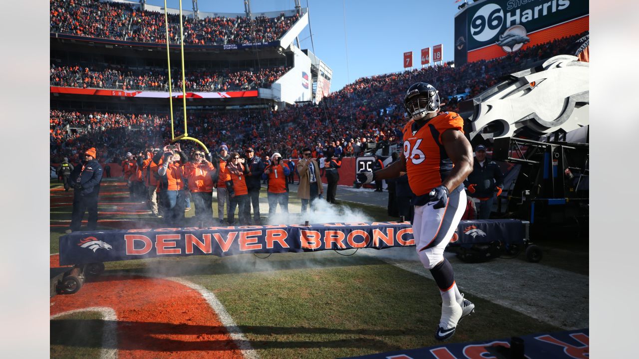 Shelby Harris agrees to 3-year deal to stay with Denver Broncos – The  Durango Herald