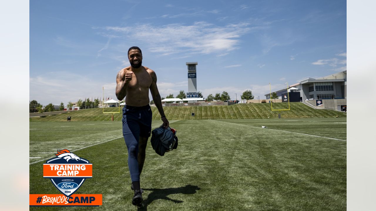 Broncos Camp Notebook: Broncos host record training camp crowd, Hackett  explains practice strategy