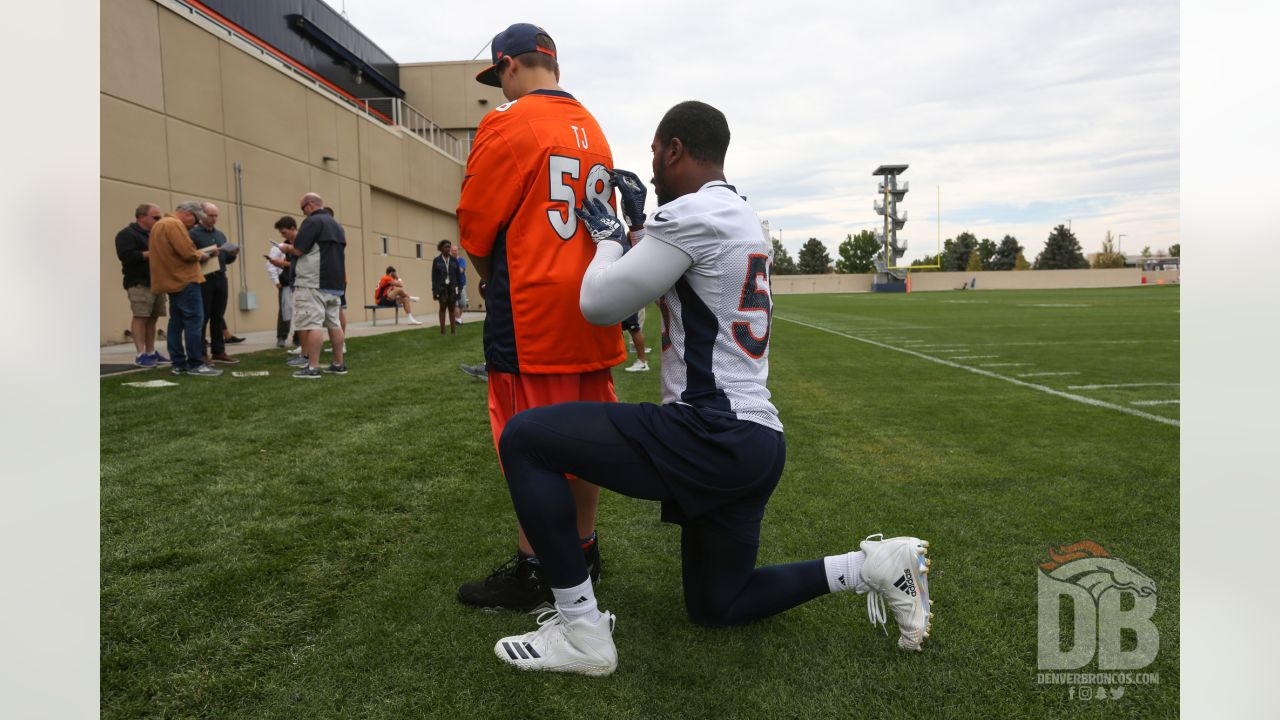 Denver Broncos: Von Miller explains why he autographs his own hats