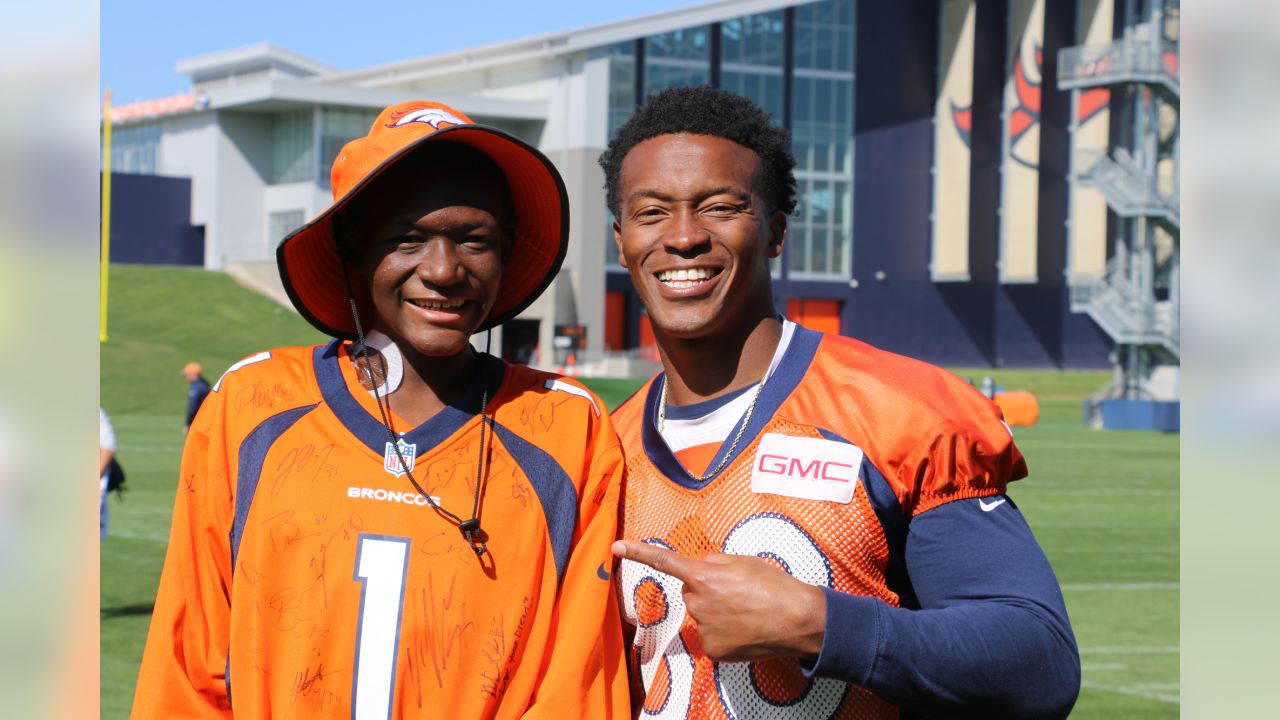 PHOTO: Demaryius Thomas' mom wearing custom jersey for Sunday's