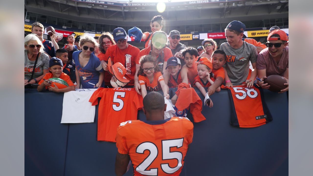 One Denver Broncos' fan on a mission to get Randy Gradishar in Hall of Fame  - Mile High Report