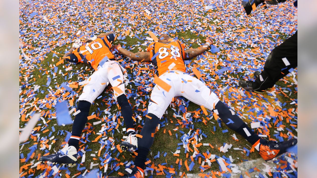 Emmanuel Sanders honors Demaryius Thomas at Boys & Girls Club