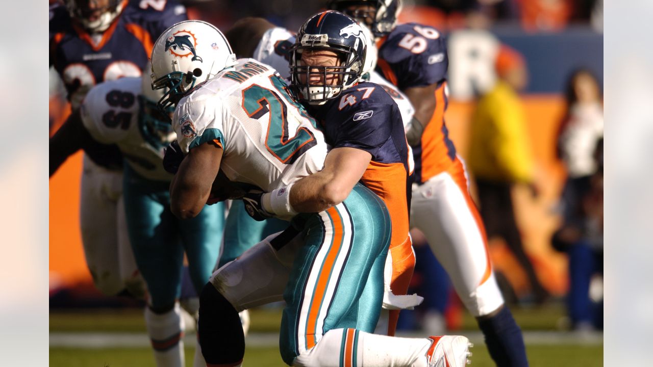 Safety John Lynch 47 of the Denver Broncos lines up against the News  Photo - Getty Images