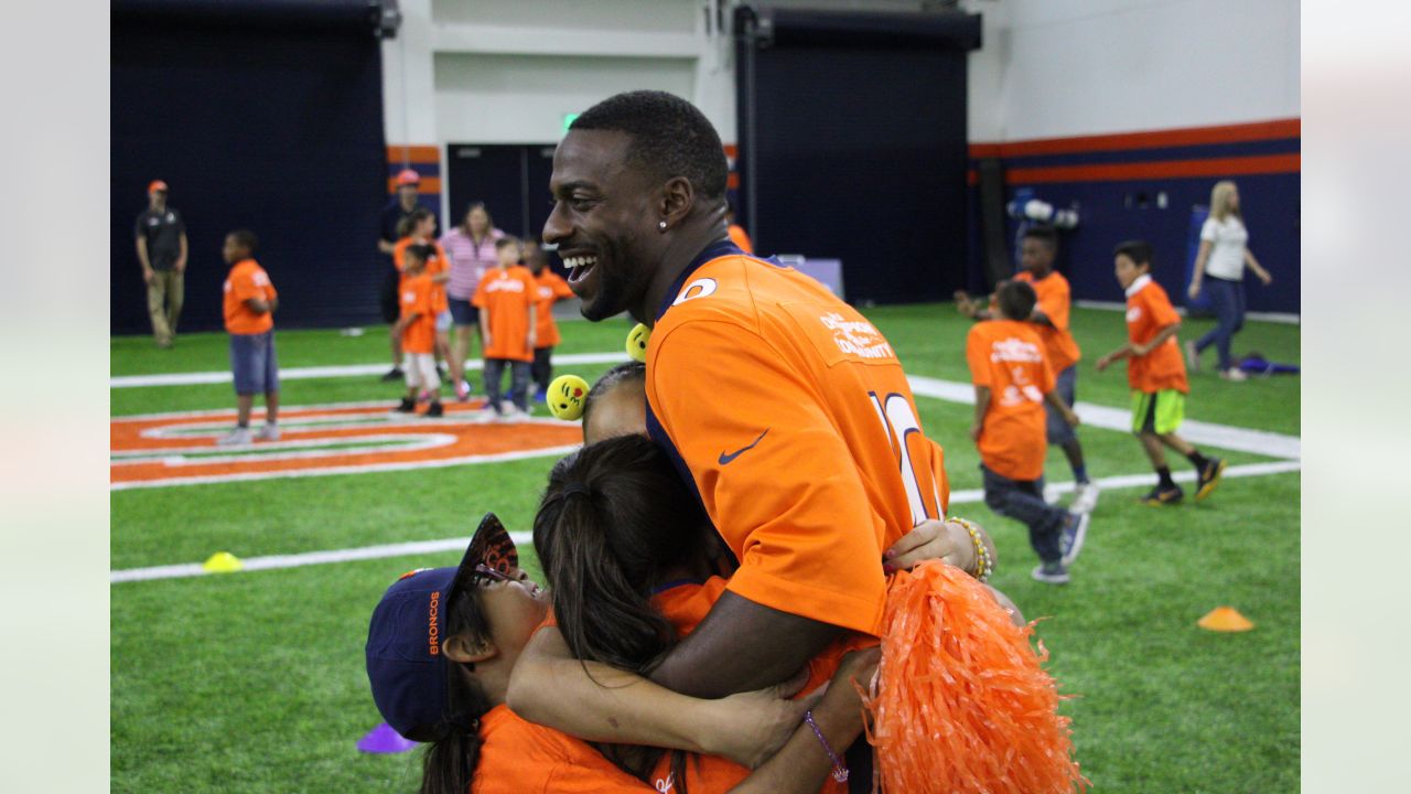 Emmanuel Sanders 10 Broncos Announce Retirement Signature