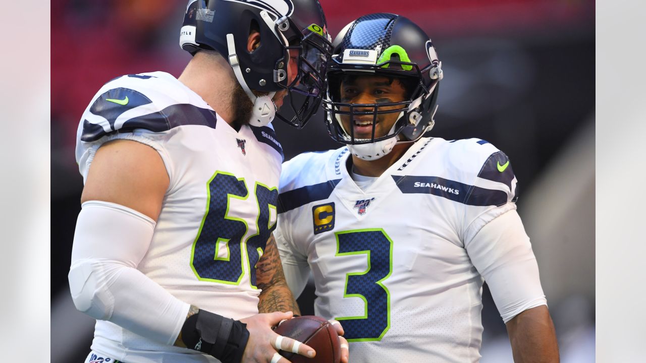 Broncos trade for Seahawks quarterback Russell Wilson, source says – The  Fort Morgan Times