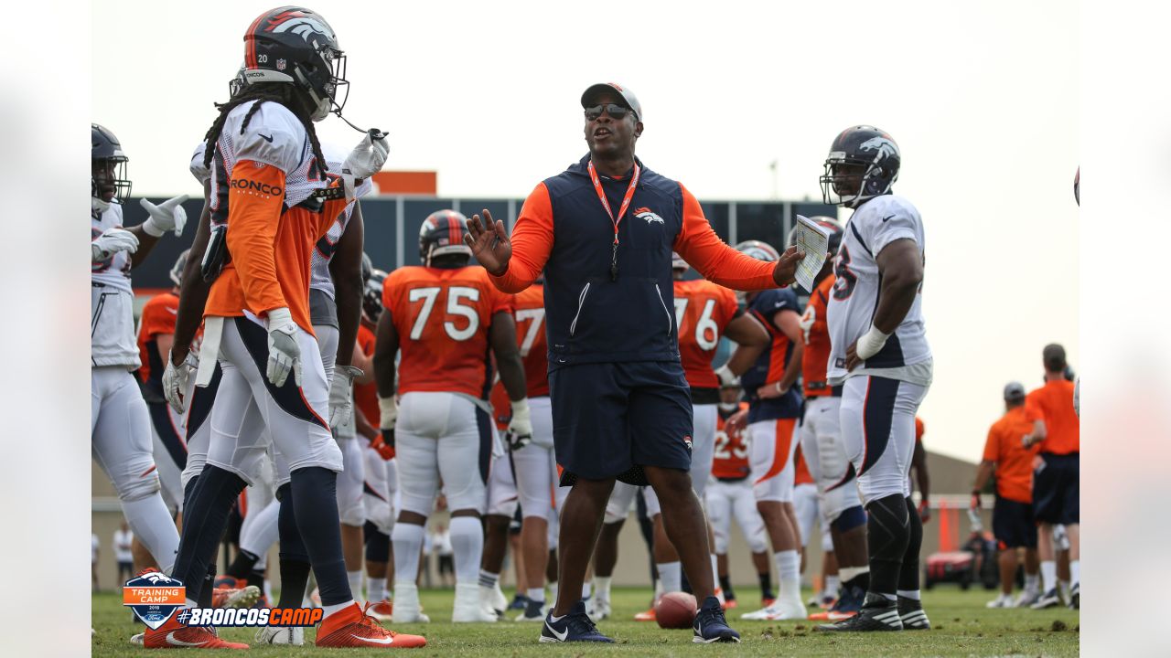 Broncos training camp rewind, Day 5: Sloppy start, better finish for offense