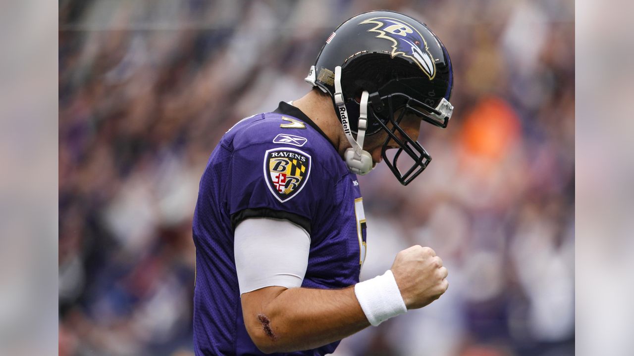 Baltimore Ravens Ray Lewis reacts with Joe Flacco after the game