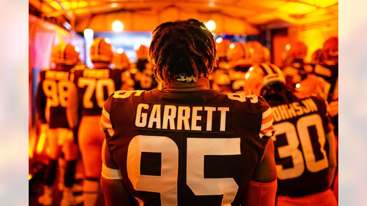 Cleveland Browns defensive end Myles Garrett, 2022-2023 season