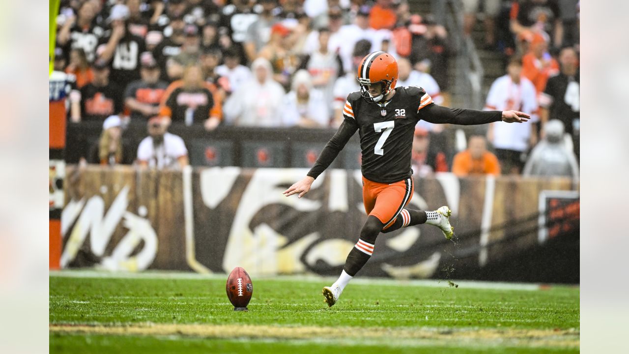 Cleveland Browns defensive end Myles Garrett (95) on the sidelines during  an NFL football game against the Cincinnati Bengals, Sunday, Sept. 10,  2023, in Cleveland. (AP Photo/Sue Ogrocki Stock Photo - Alamy