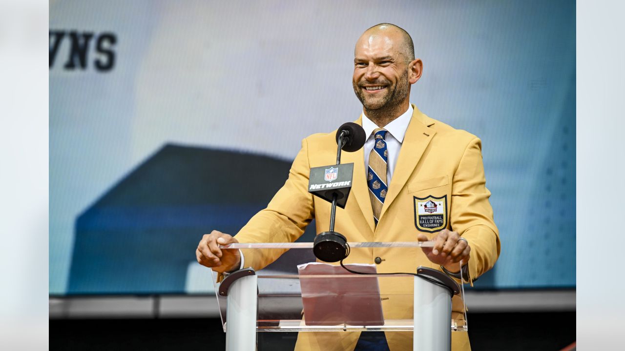 Joe Thomas presenter for Pro Football Hall of Fame