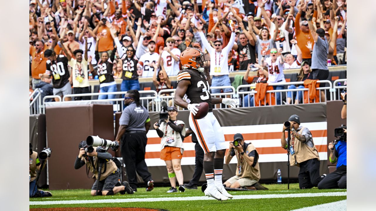 Cleveland Browns cornerback Martin Emerson Jr. (23) on defense during an  NFL football game against the Carolina Panthers, Sunday, Sep. 11, 2022, in  Charlotte, N.C. (AP Photo/Brian Westerholt Stock Photo - Alamy